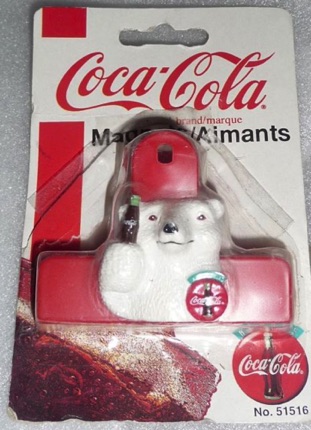 9311-1 € 3,00  coca cola magneet plastic 6x6cm